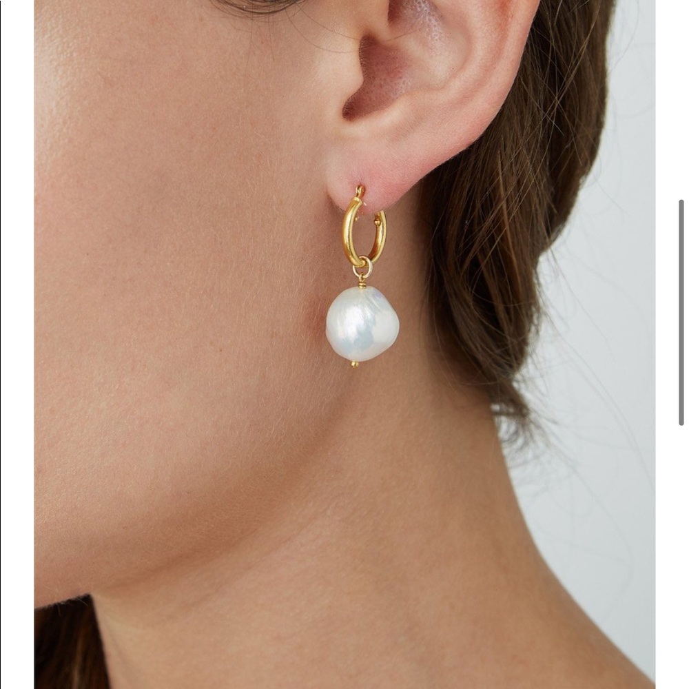 Salt Water Pearl Gold Hoops